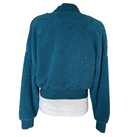 Fabletics Women’s Malia Polar Fleece Sweatshirt Size M Teal Pullover Crop Comfy - Picture 6 of 10